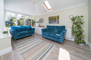 GARDEN ROOM- click for photo gallery